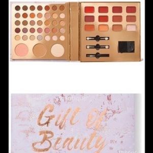 Beautique Gift of Beauty holiday collection